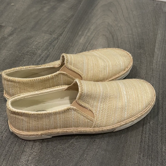 Jack Rogers Tan Tucker slip-on sneaker size 6.5 - Picture 3 of 7